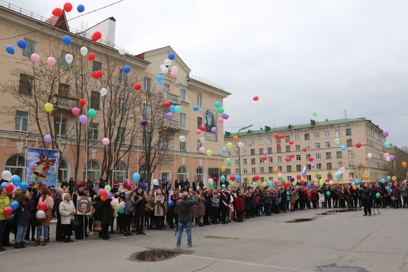 Школы североморска. Школа 11 Североморск. 11 Школа Североморск фото. Сайт школы 11 г.Североморск. Выпускной в Североморске школа полного дня.