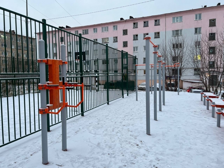 В Североморске открыта всесезонная спортивная площадка