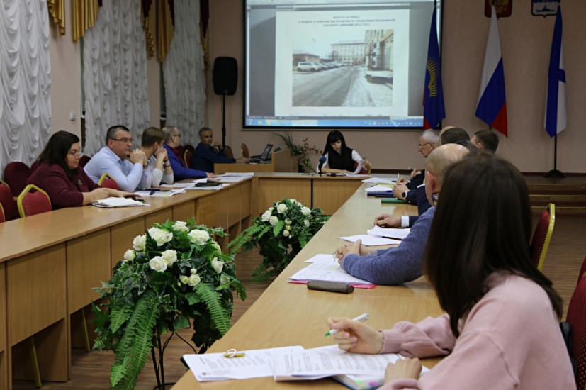 Прошло заседание комиссии по безопасности дорожного движения