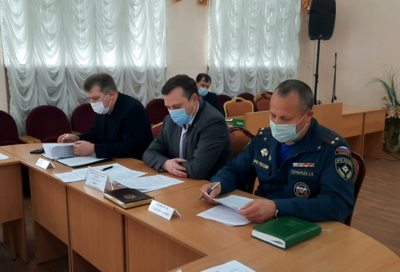 Заседание комиссии по чрезвычайным ситуациями обеспечению пожарной безопасности