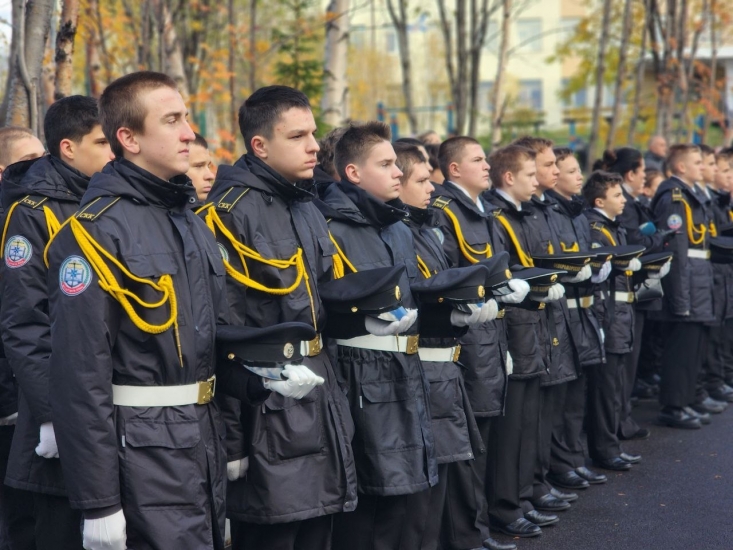 В Североморском кадетском корпусе состоялось торжественное открытие Аллеи Славы защитникам Отечества