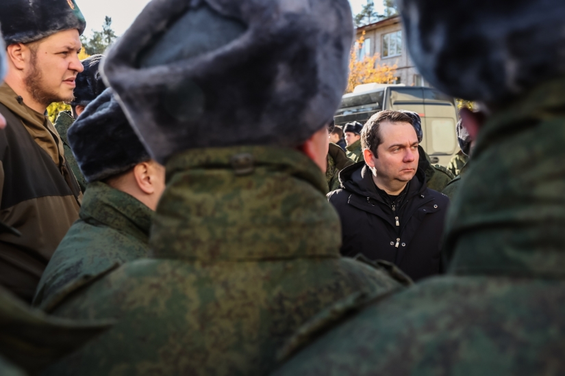 Губернатор Андрей Чибис встретился с мобилизованными северянами, которые проходят подготовку в Ленинградской области