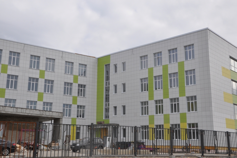 Задача - к началу учебного года ввести в строй