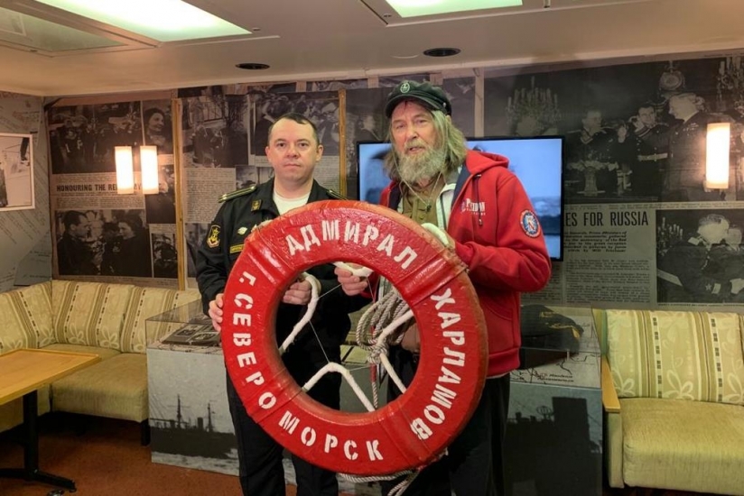 Талисманом Фёдора Конюхова в Арктике стал спасательный круг корабля Северного флота