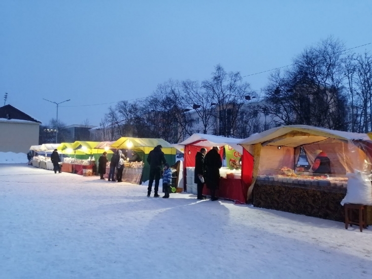 Приглашаем принять участие в Новогодней ярмарке!
