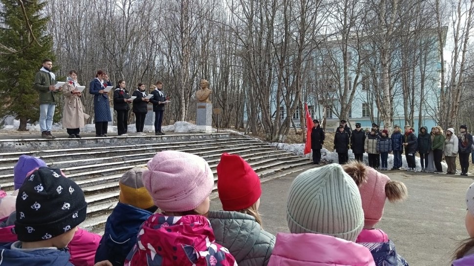 В Североморске состоялась городская вахта памяти «Маршрут молодых - кольцо памяти»