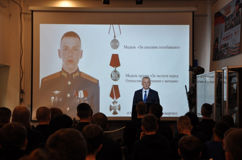 В Североморске прошел вечер памяти кавалера ордена мужества Даниила Фролова