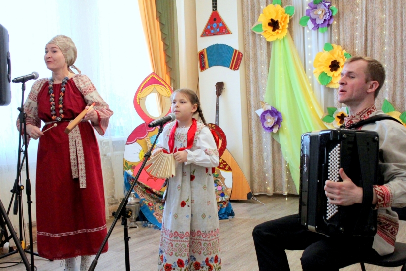 В Североморске-3 состоялся VI городской фестиваль народного творчества "Веселая ярмарка"