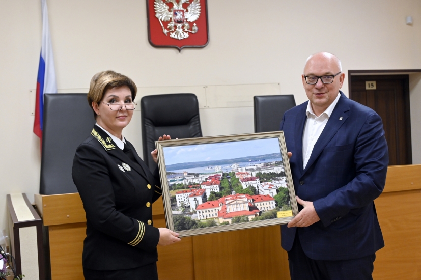 Североморскому районному суду - 75!