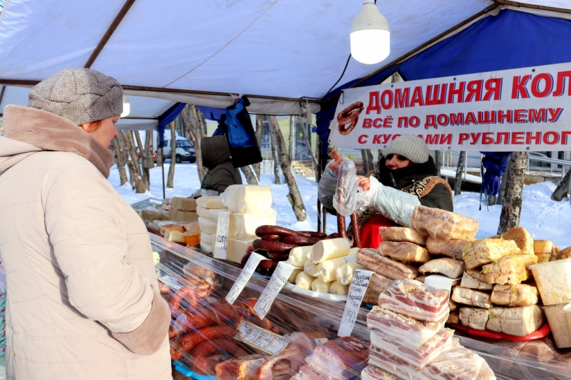 В Североморске продолжается праздничная ярмарка «Широкая Масленица»