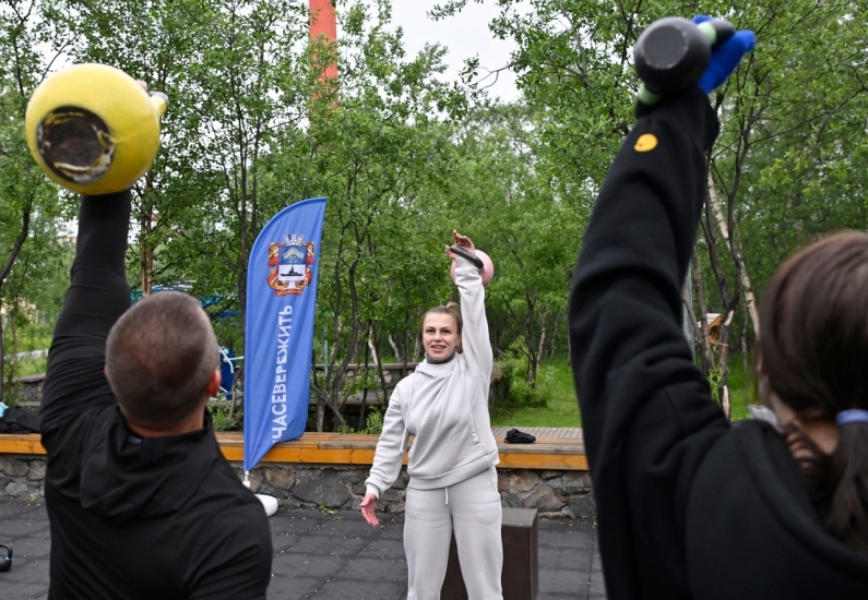 Всероссийский Олимпийский день североморцы отметили тренировкой в городском парке
