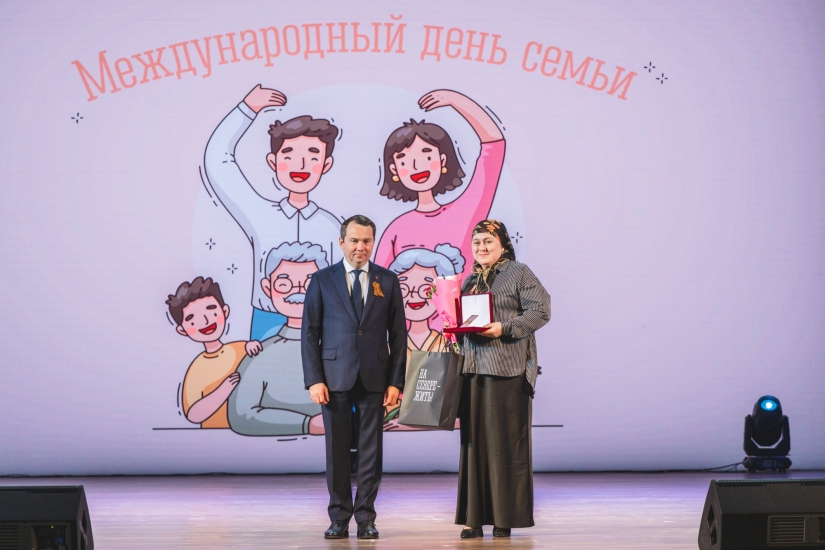 Североморка удостоена почетного знака Мурманской области «Материнская слава»