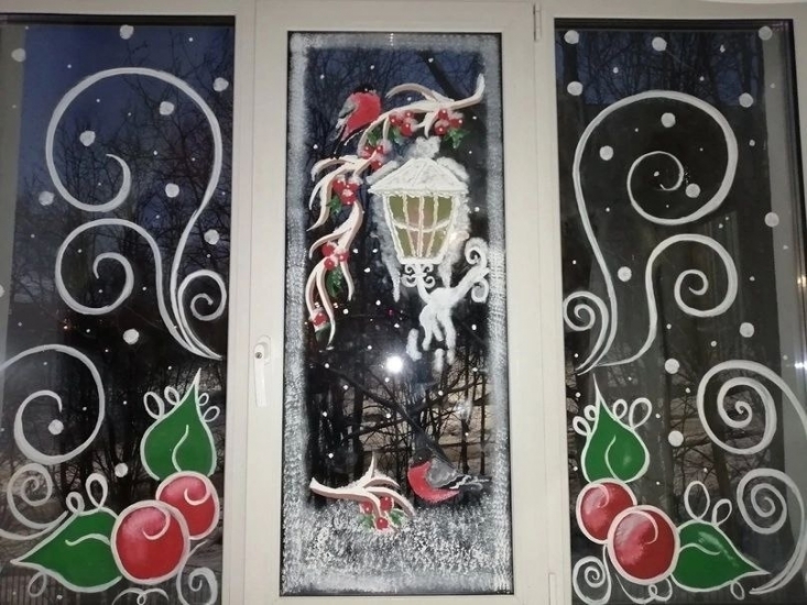 В Мурманской области продолжается конкурс «Окно в Новый год»