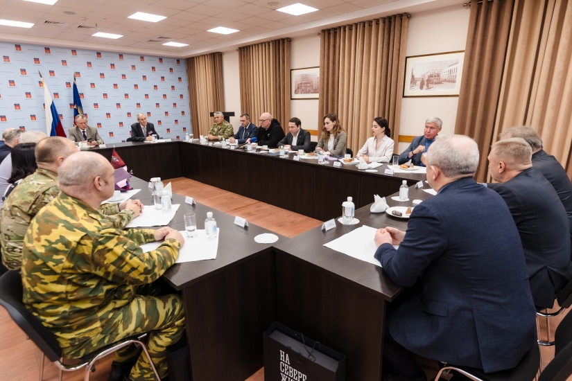 Губернатор Андрей Чибис провел встречу с ветеранами боевых действий