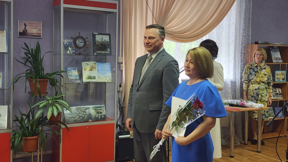 В Североморске поздравили с профессиональным праздником и наградили сотрудников библиотек