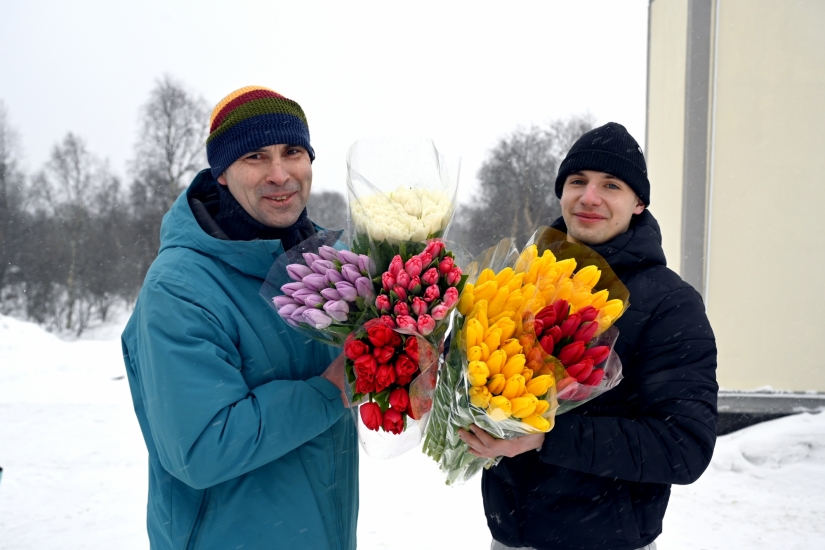 Сегодня на входе в городской парк работает цветочная ярмарка