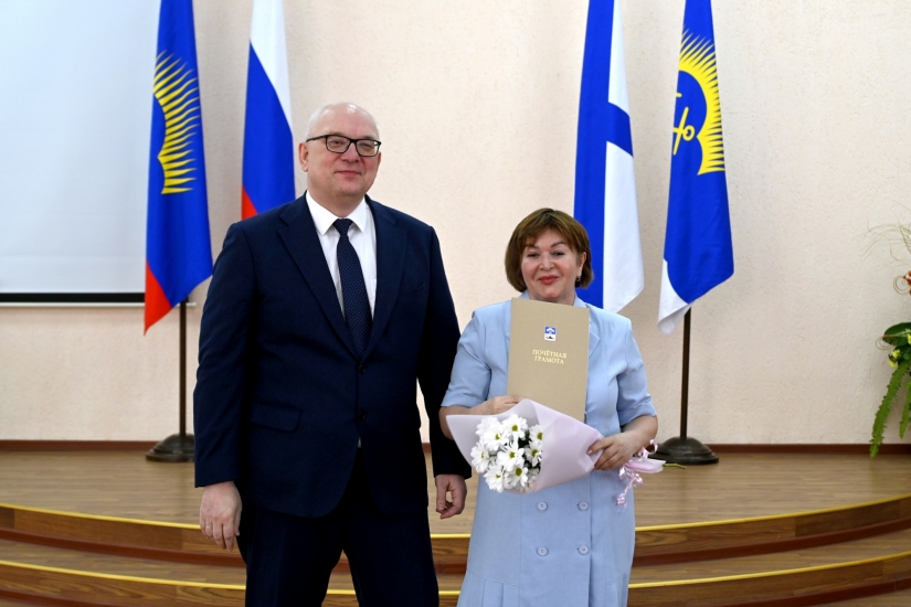 Спасибо за труд и искреннюю преданность нашему городу!