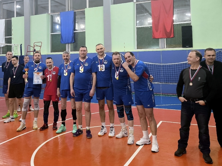 Североморцы - чемпионы областных соревнований среди лиц средних и старших возрастных групп по волейболу!