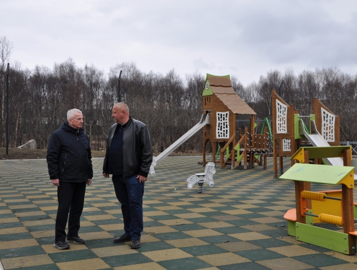 Евгений Алексеев и Святослав Мордасов осмотрели "Городок сказок"