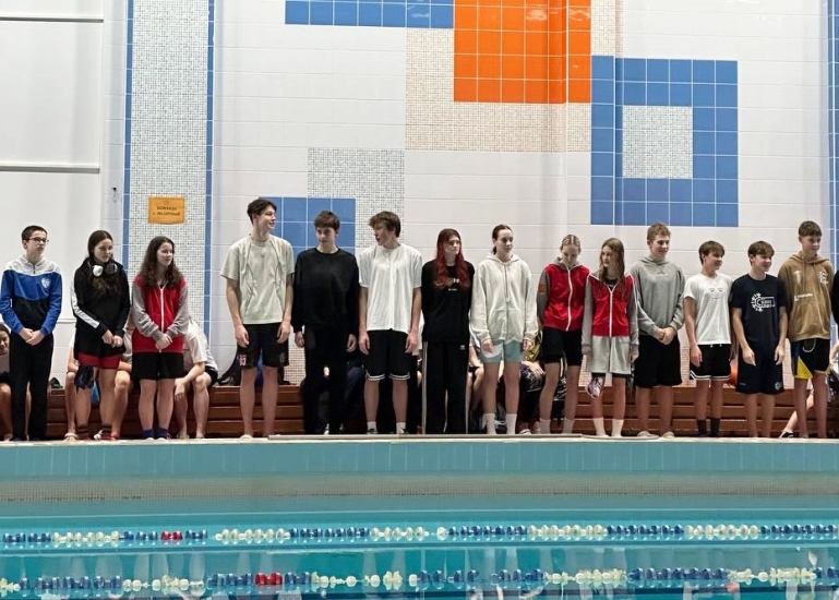 Первые соревнования наших пловцов