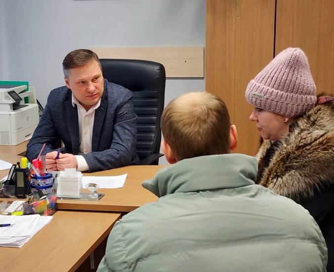 Глава ЗАТО г. Североморск Олег Прасов провел прием жителей по личным вопросам