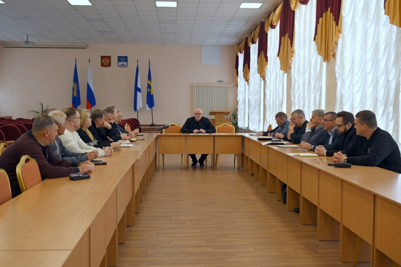 «Коммунальный час»: подготовка к зиме, наведение порядка перед Днем ВМФ, разметка на Мурманском шоссе