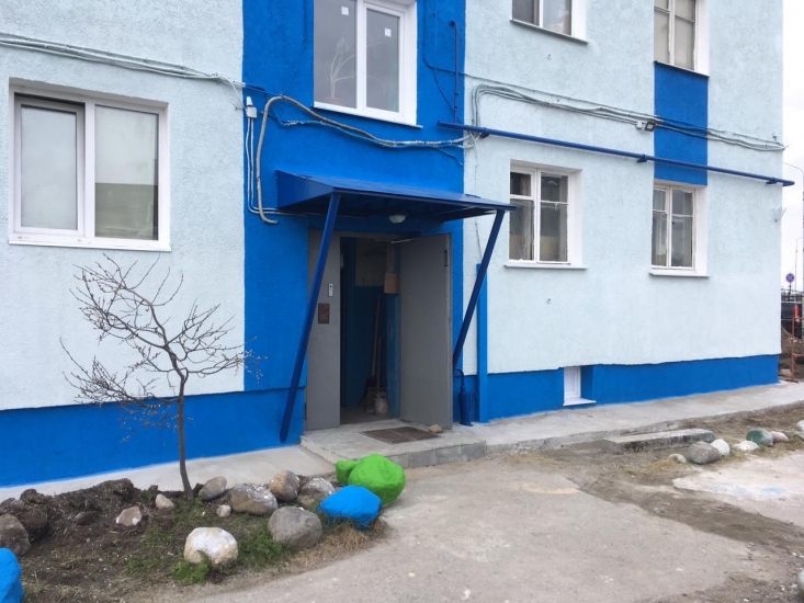 В Североморске после капитального ремонта приняли первый «мокрый» фасад