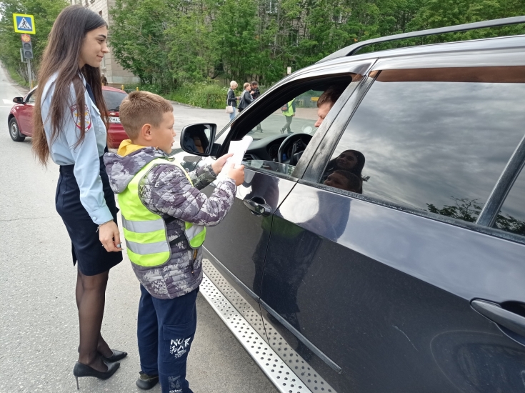 Инспекторы ГИБДД провели в Североморске акцию «Письмо водителю»