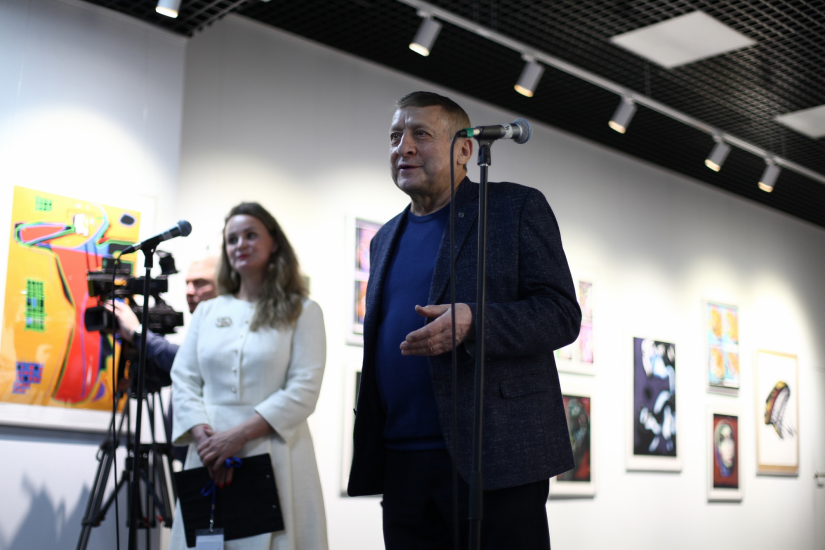 В  Мурманске открылась выставка Анатолия Сергиенко 