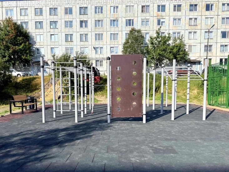 На Гвардейской обновили спортплощадку