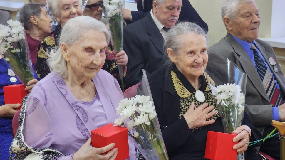 В Мурманской области реализуется программа мероприятий, направленных на увеличение периода активного долголетия пожилых людей