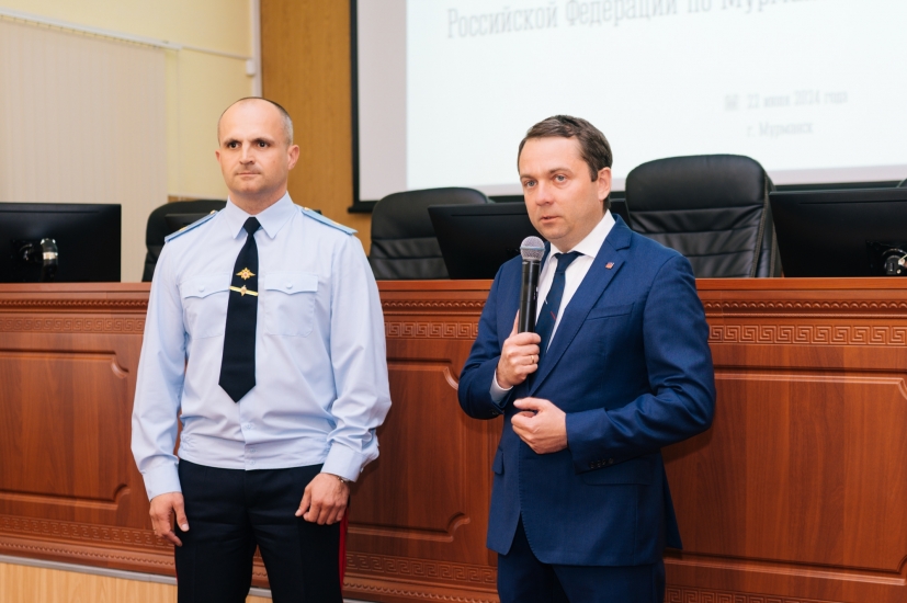 Губернатор Андрей Чибис провёл встречу с коллективом УМВД РФ по Мурманской области 